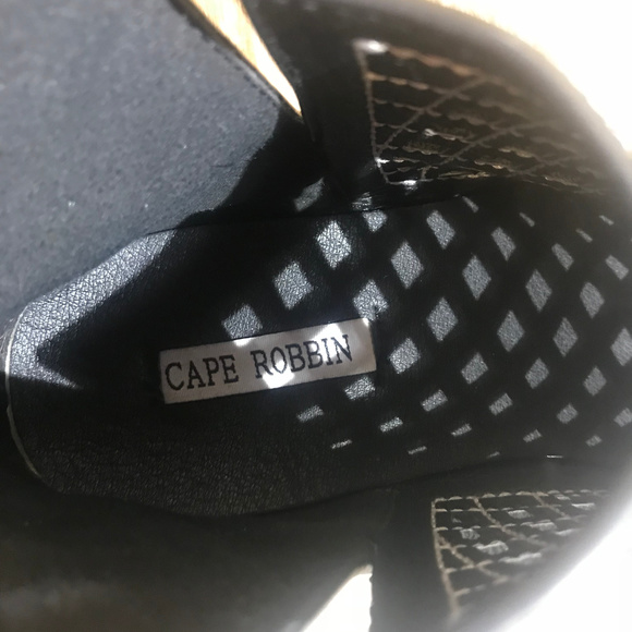 Cape Robbin Ankle Boots - Picture 5 of 7